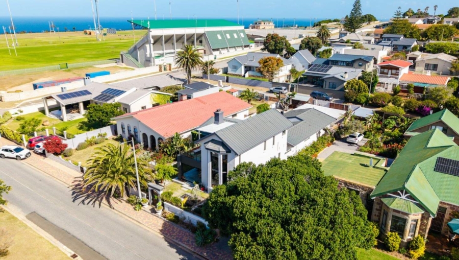 4 Bedroom Property for Sale in Linkside Western Cape